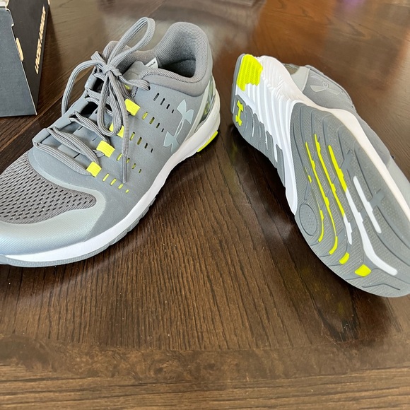 Brand new under armour runners - Picture 7 of 8